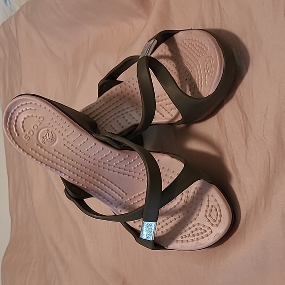 CROCS Shoes - GUC Crocs woman's cotton candy/espresso  slip on heeled sandals size 8.